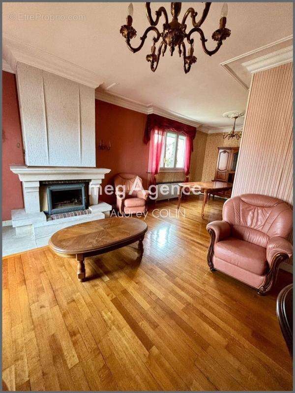 Maison à VILLENEUVE-SUR-YONNE