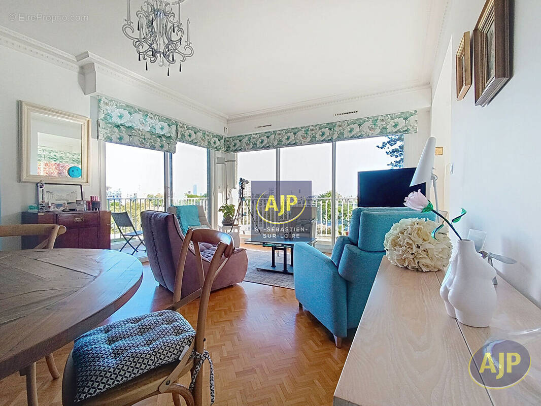 Appartement à SAINT-SEBASTIEN-SUR-LOIRE