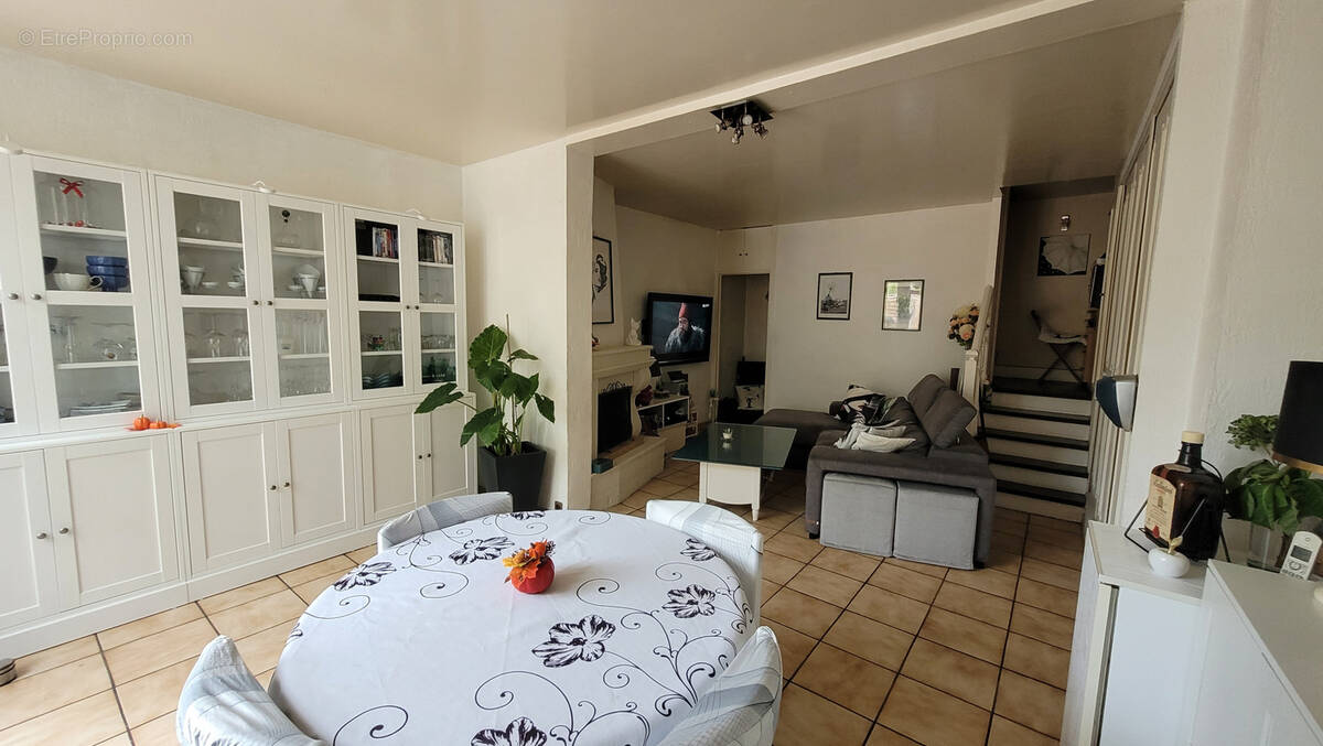 Maison à SAINT-MAUR-DES-FOSSES