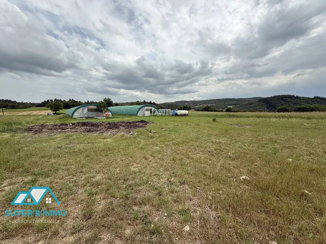 Commerce à SAINT-PRIVAT-DU-DRAGON