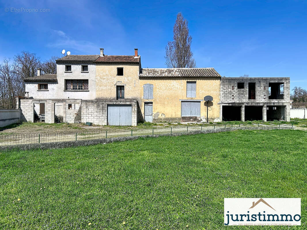 Maison à MONDRAGON
