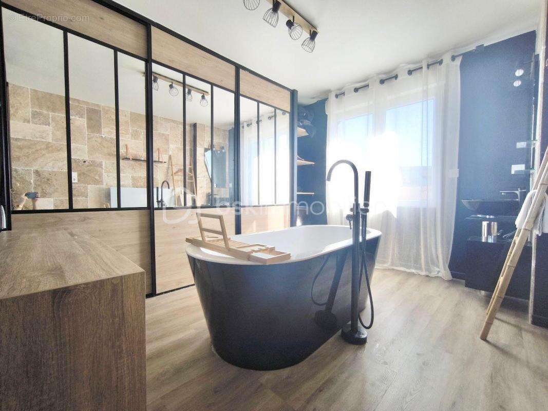 Maison R+1 de 135 M2 sur une parcelle de 413M3 ET Piscine semi enterrée - photo 13