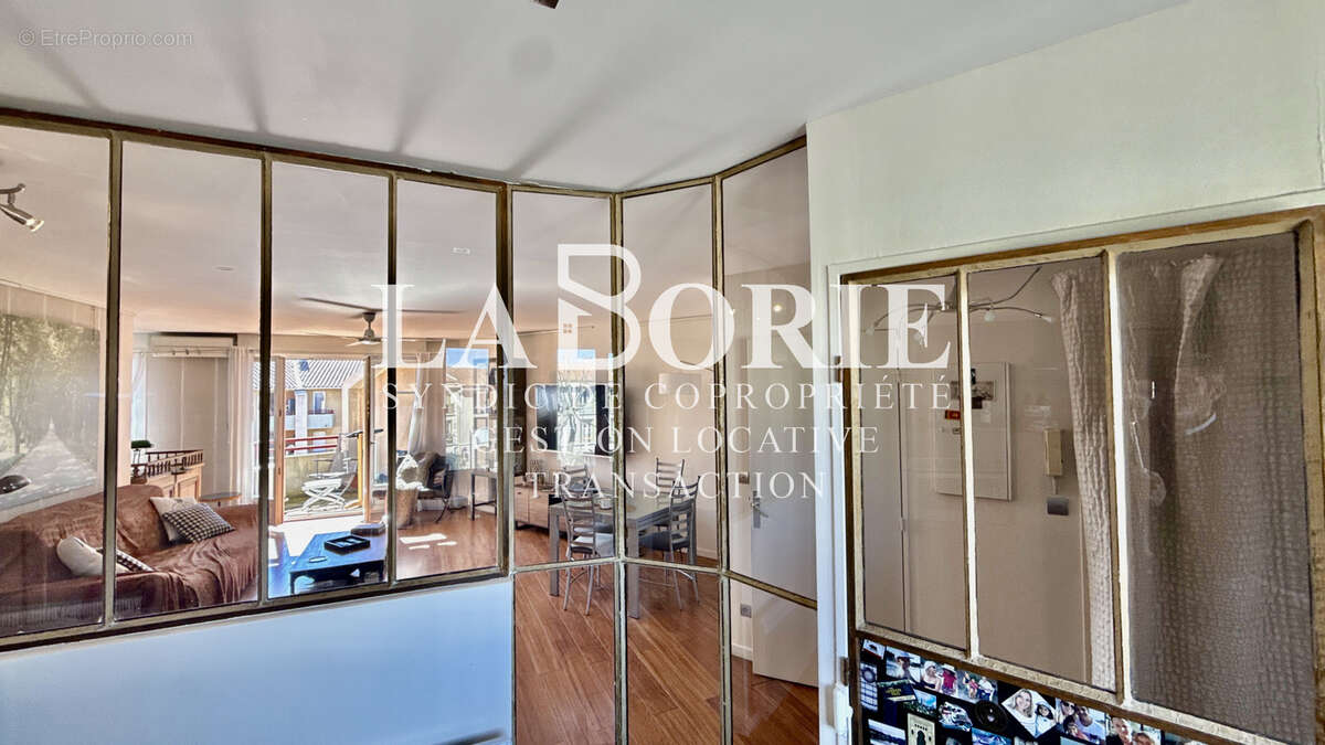 Appartement à VILLENEUVE-LES-AVIGNON