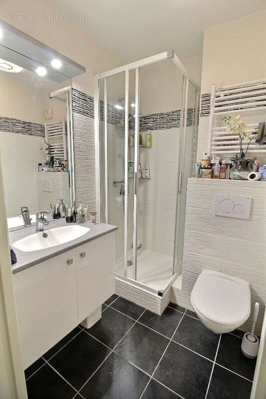 Appartement à LA GARENNE-COLOMBES