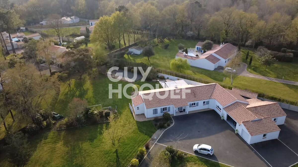Maison spacieuse et calme à vendre à Challans - photo 14