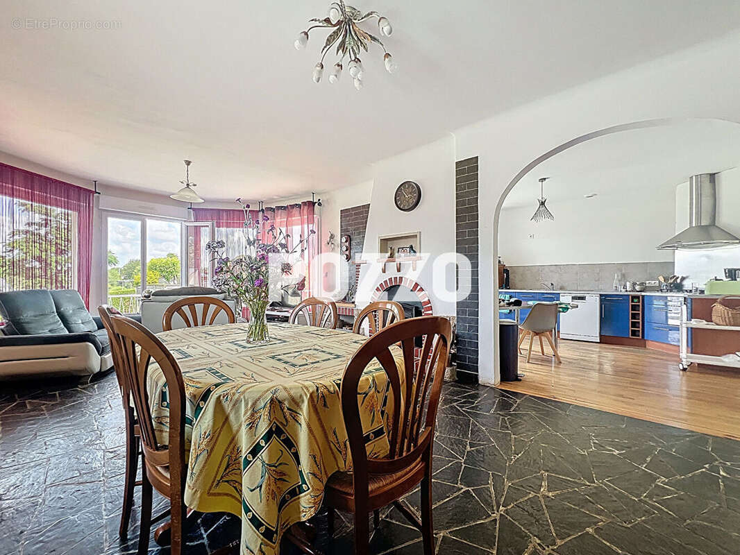 Maison à SAINT-HILAIRE-DU-HARCOUET