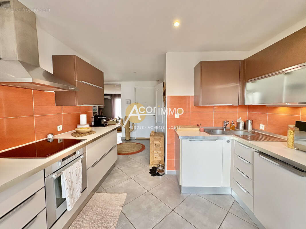 Toulon, Saint Jean, Appartement T2 de 57m2, Rénové,  Avec Balcon - photo 2