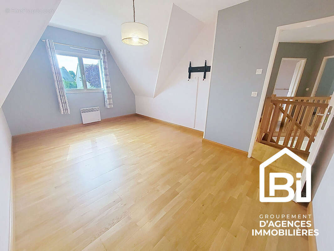BENOUVILLE - mMaison de 7 pièces 124m2 - photo 12