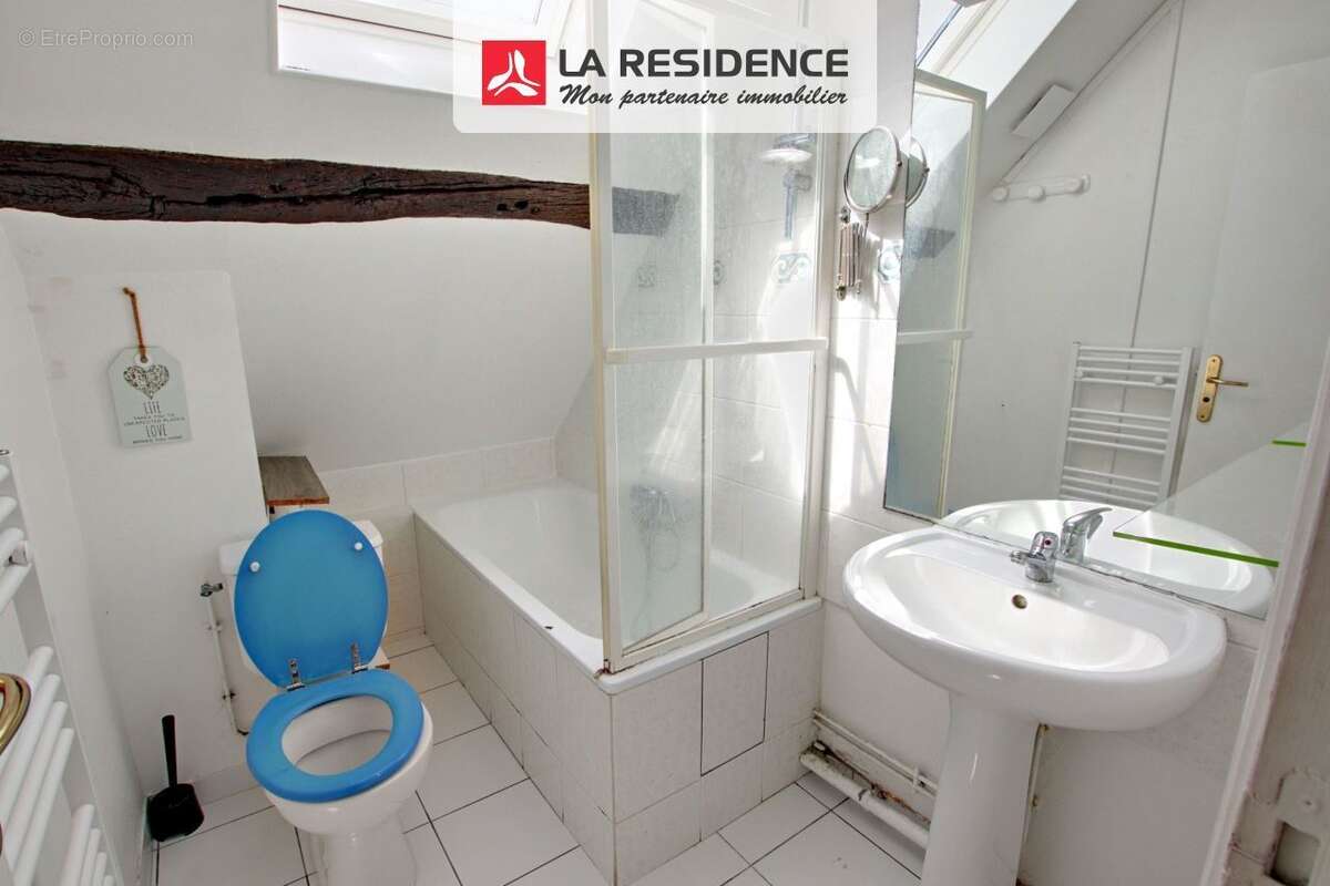 Appartement à LE MESNIL-SAINT-DENIS