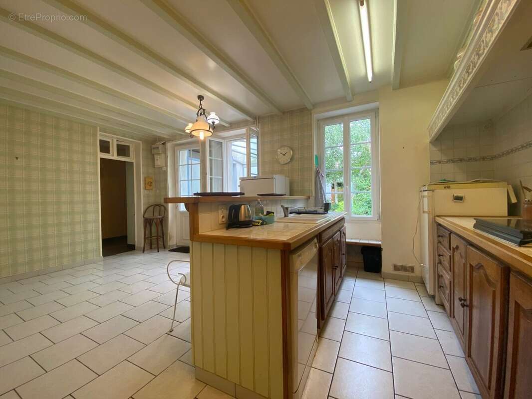 Maison à MONTREUIL-BONNIN