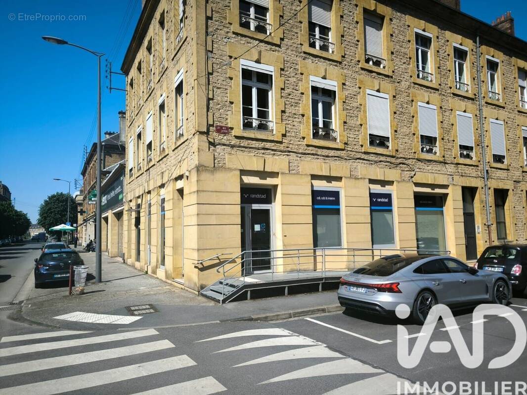 Photo 1 - Commerce à SEDAN