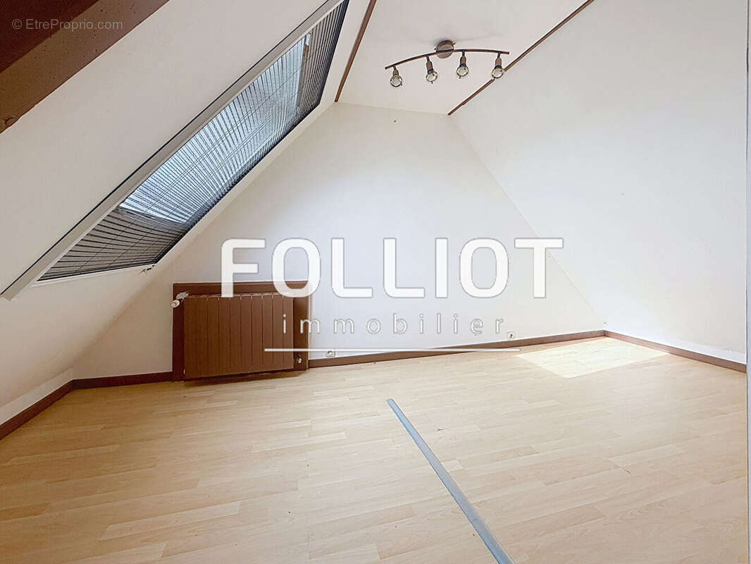 A Vendre, Maison à Saint Germain D'Elle avec terrain de 1800m² - photo 11