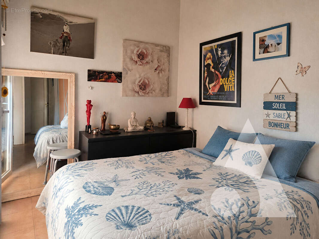 Appartement  t2 bis d'env. 46m² env.  - port frejus ii avec garage - photo 4