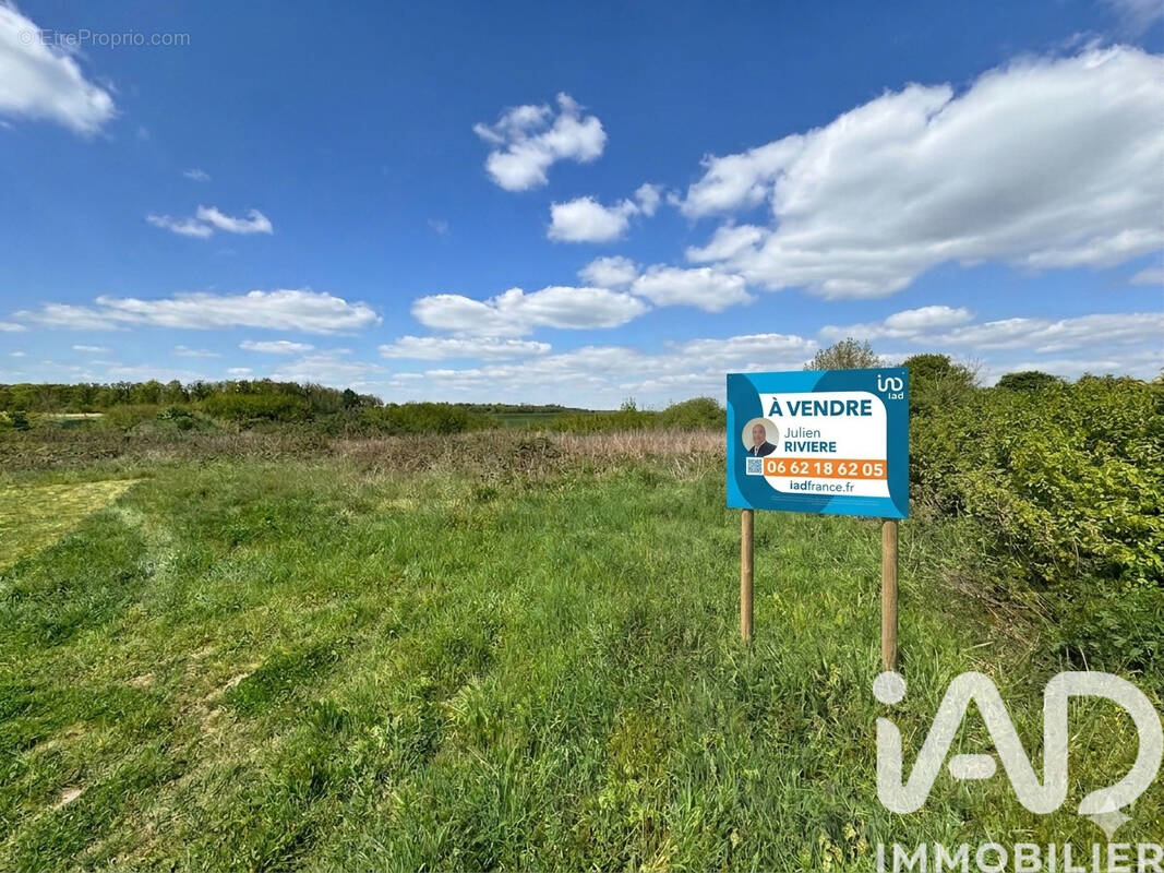 Photo 1 - Terrain à SYLVAINS-LES-MOULINS