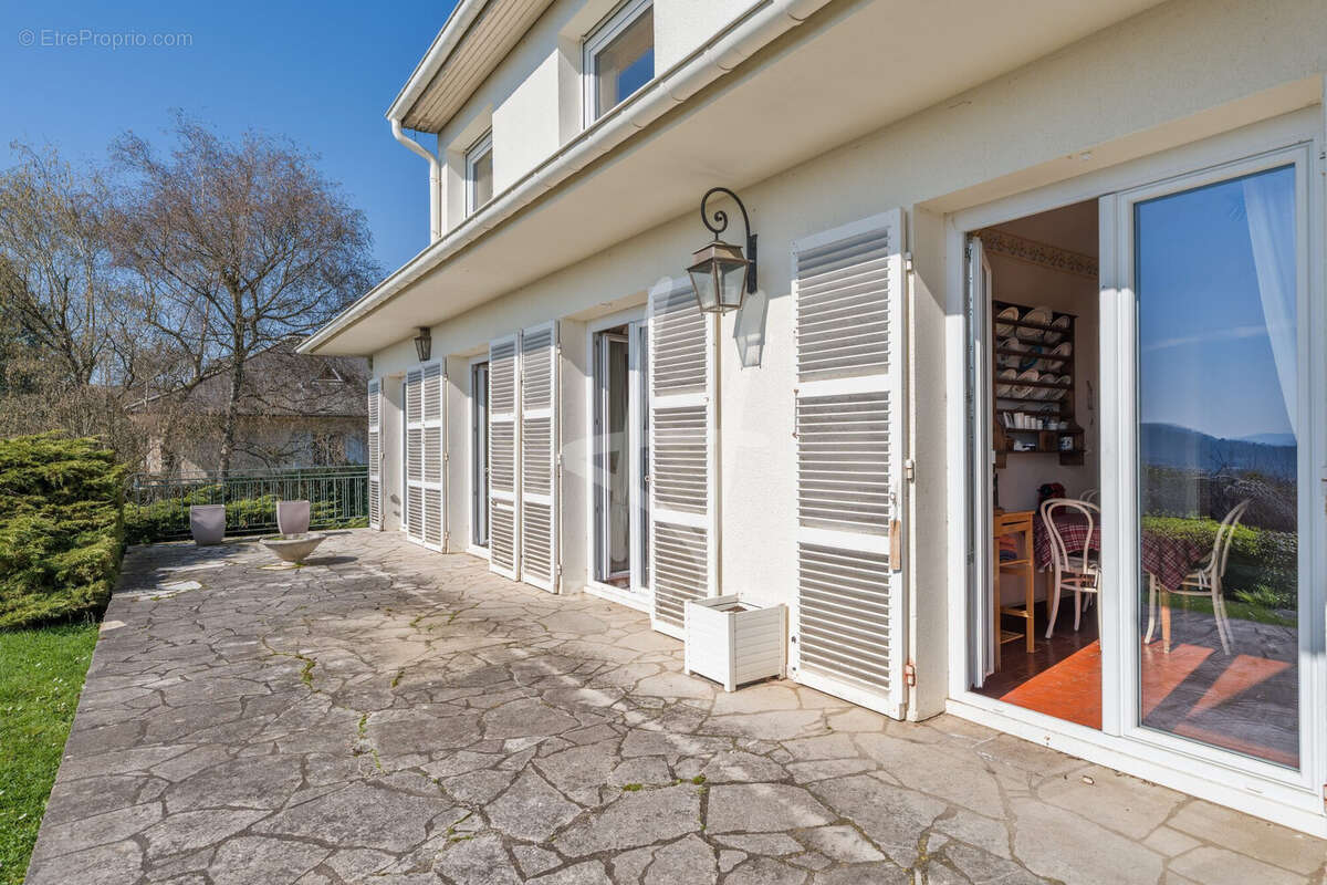 Maison à LESSY