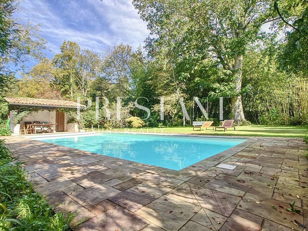 Maison à SAINT-LAURENT-DE-GOSSE