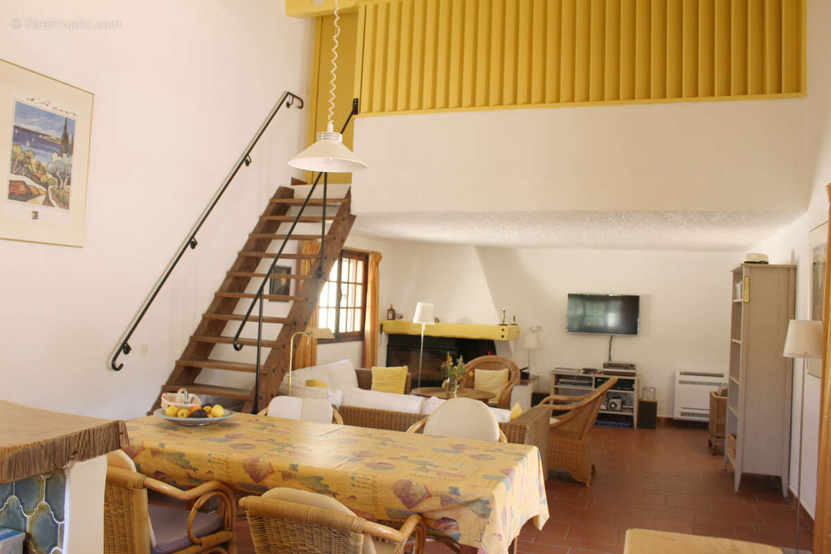 Maison à BORMES-LES-MIMOSAS