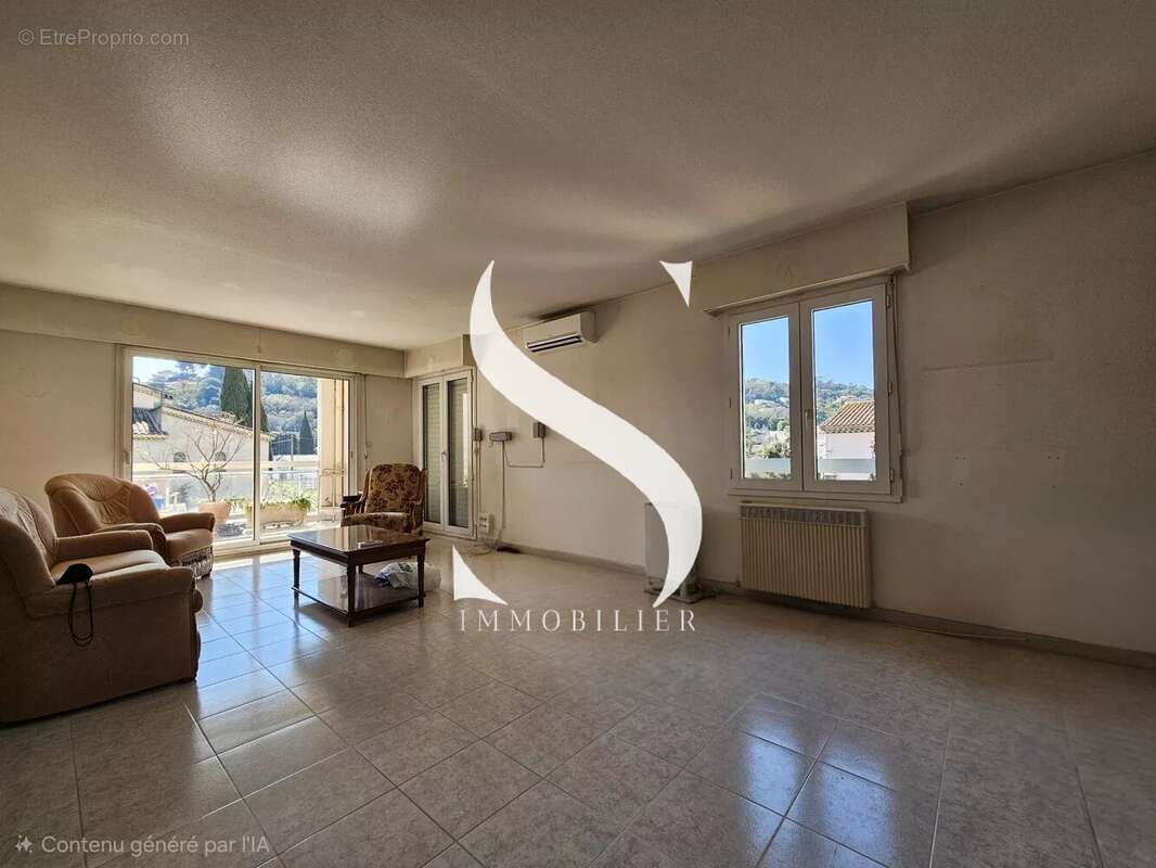 Appartement à VALLAURIS
