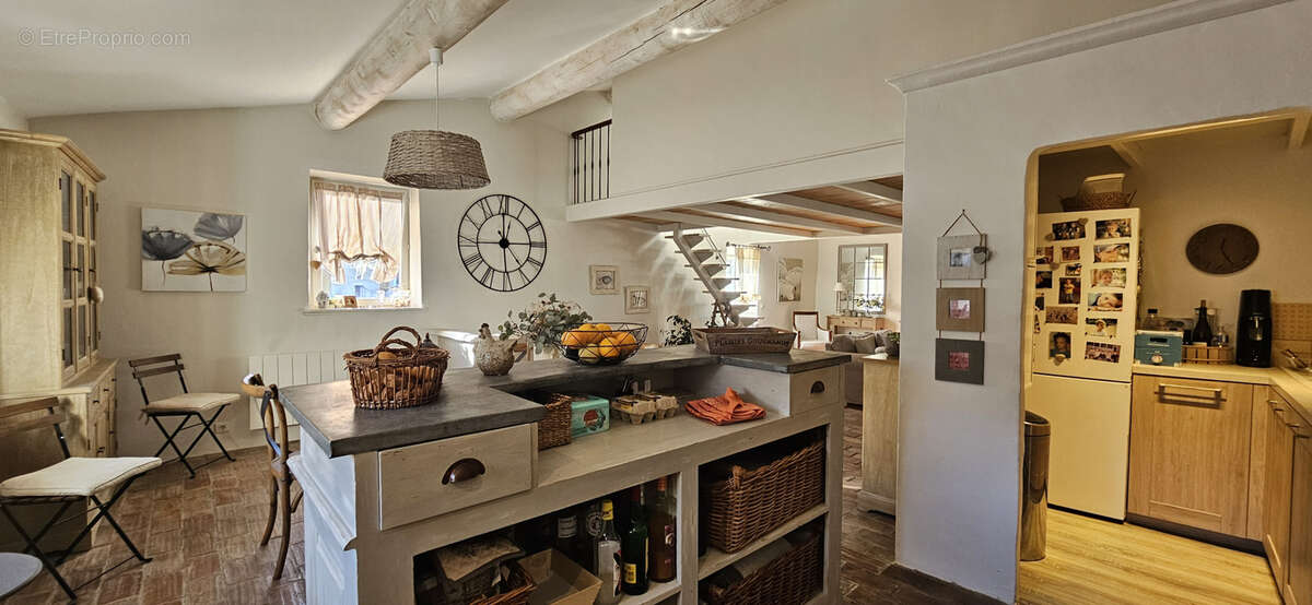 LAMBESC coup de cœur pour cette magnifique maison de village de 140 m2 avec terrasse - photo 9