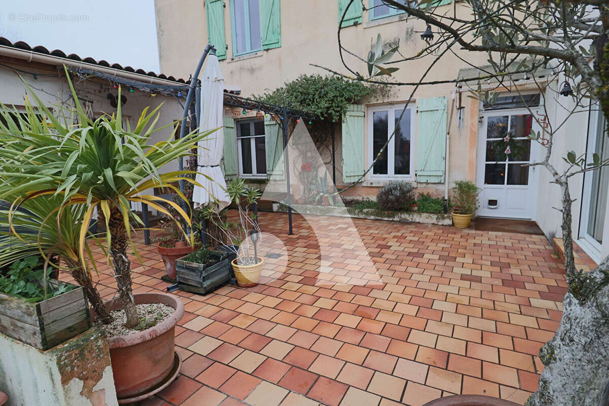 Maison à MIRIBEL