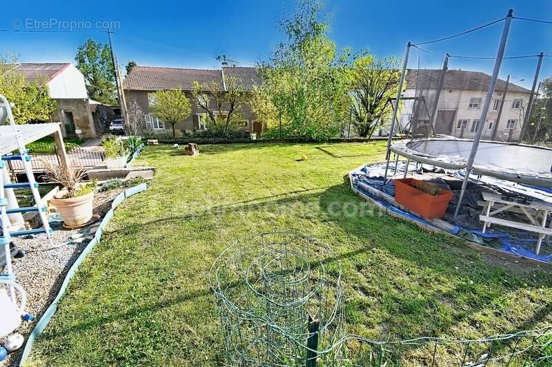 Maison à NOUILLONPONT