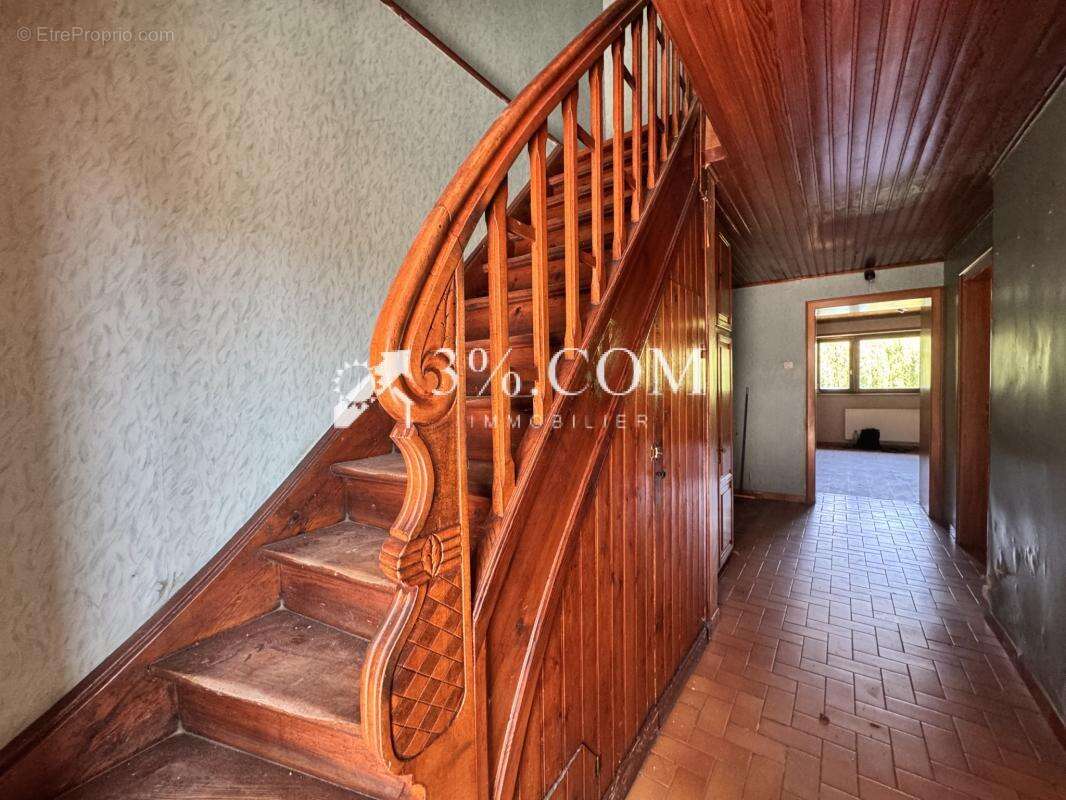 3%COM Maison avec dépendance - photo 4