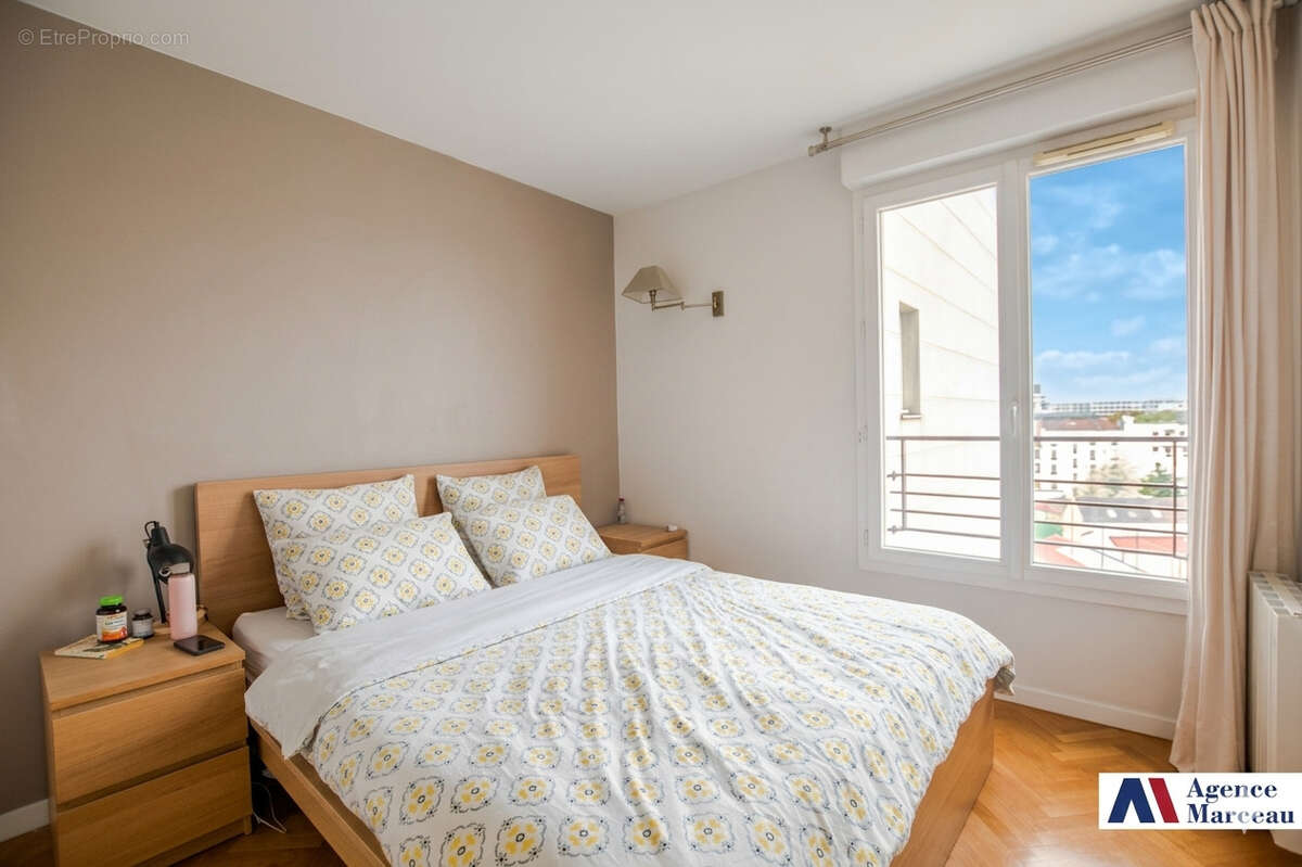 Appartement à COURBEVOIE