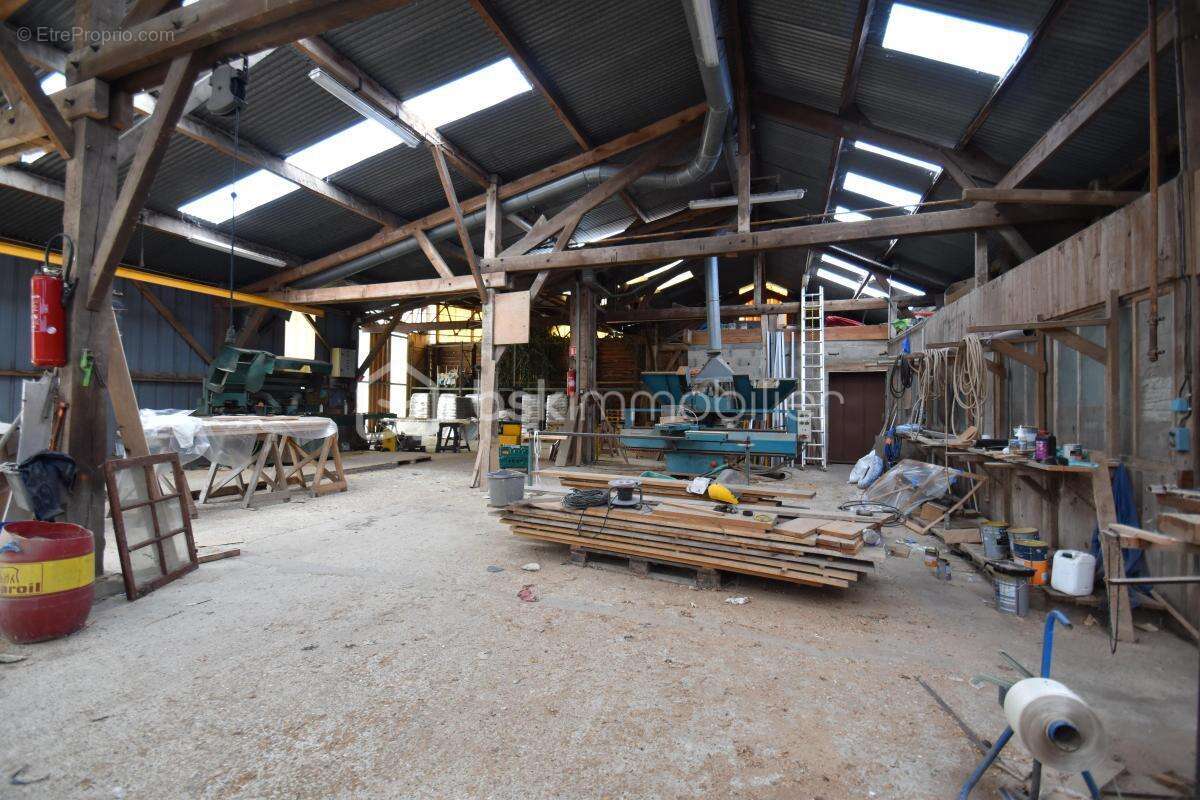 Commerce à GALLARDON