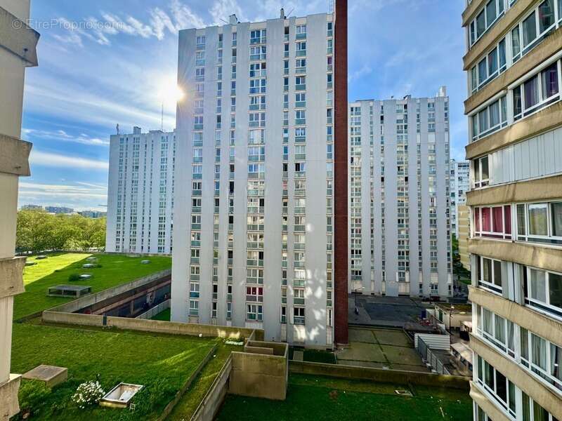 Appartement à AUBERVILLIERS