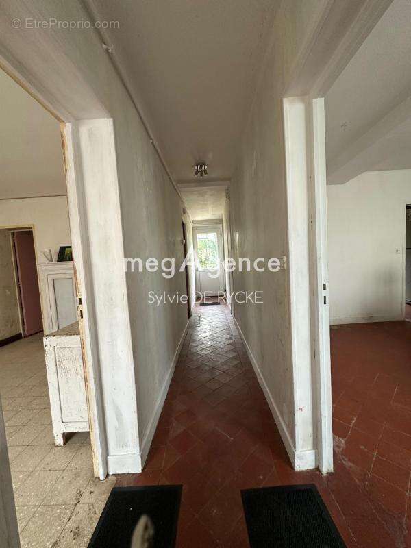 Maison à VILLENEUVE-L'ARCHEVEQUE