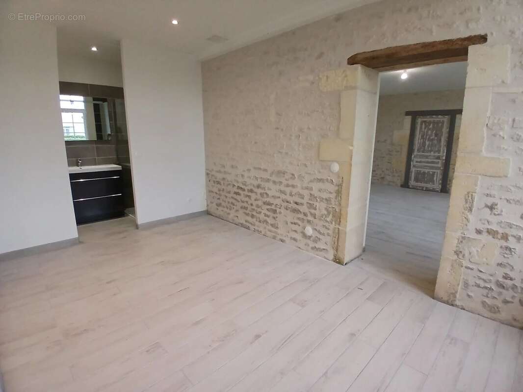 Maison à CHERVES-RICHEMONT