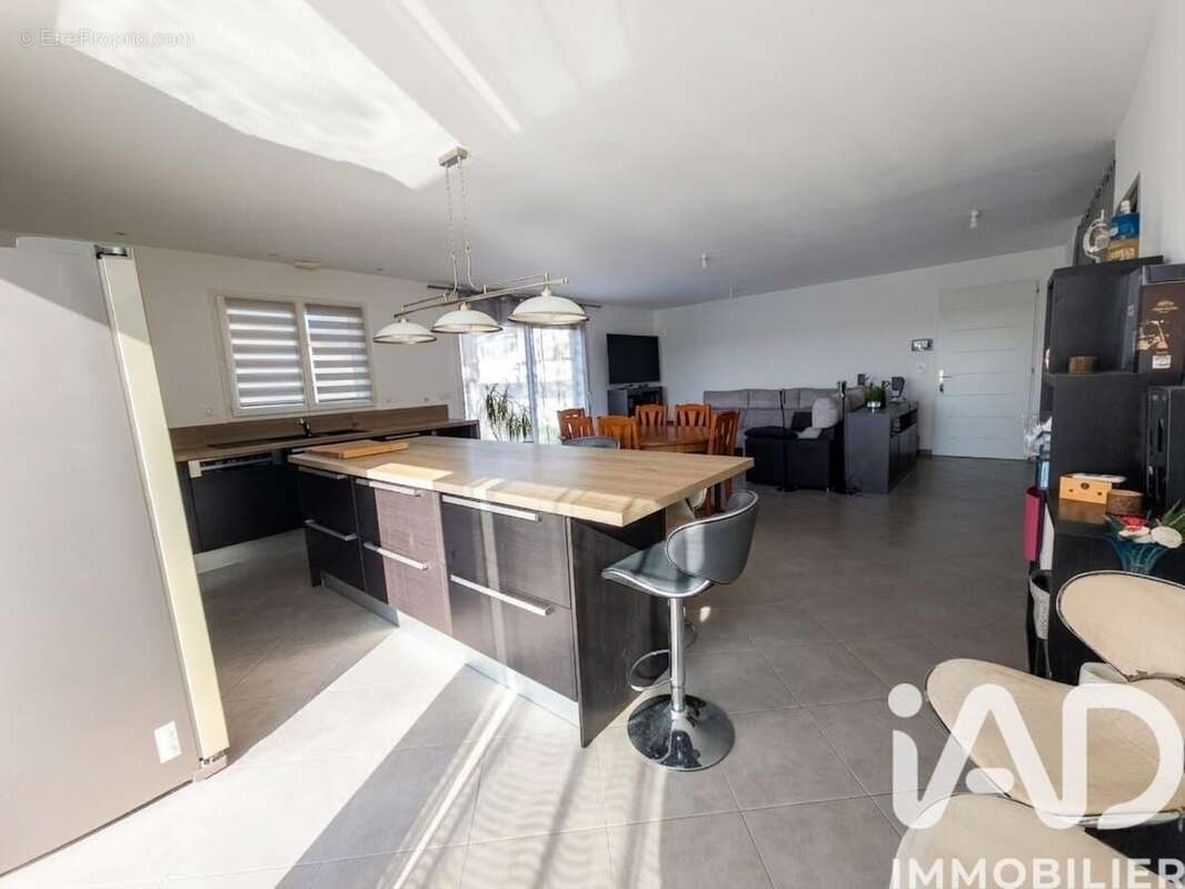 Maison 106 m² à Vacquieres  - photo 7