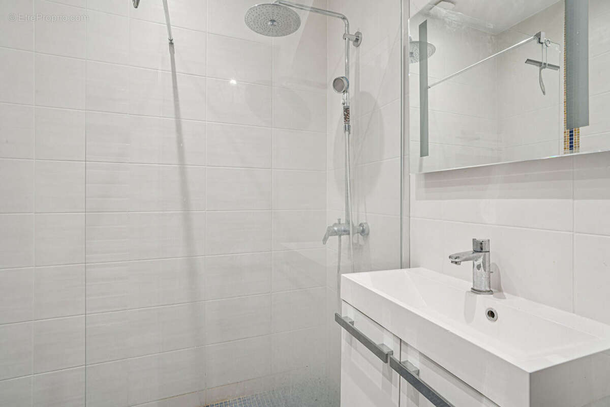 Appartement à LES LILAS