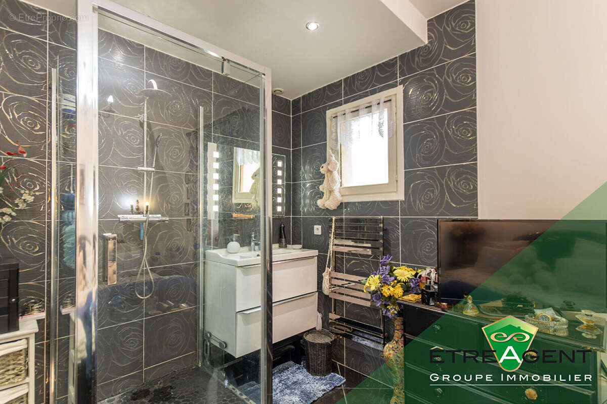 Maison à JOUY-LE-MOUTIER