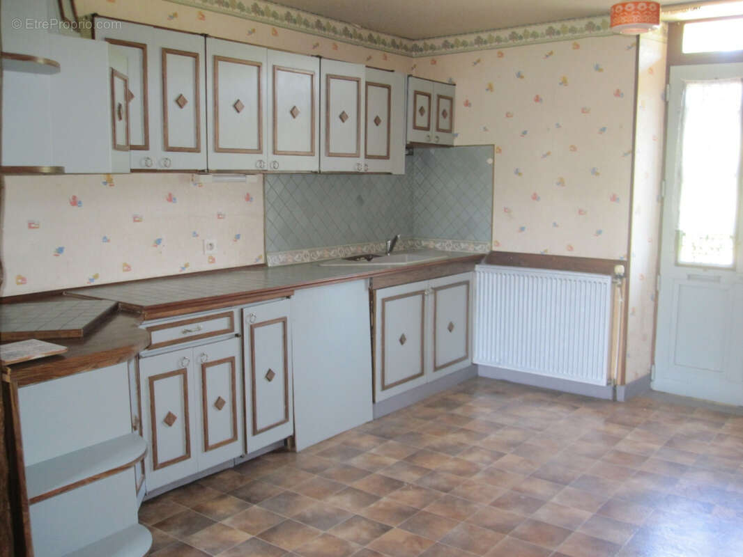 Maison à SAINT-YRIEIX-LA-PERCHE