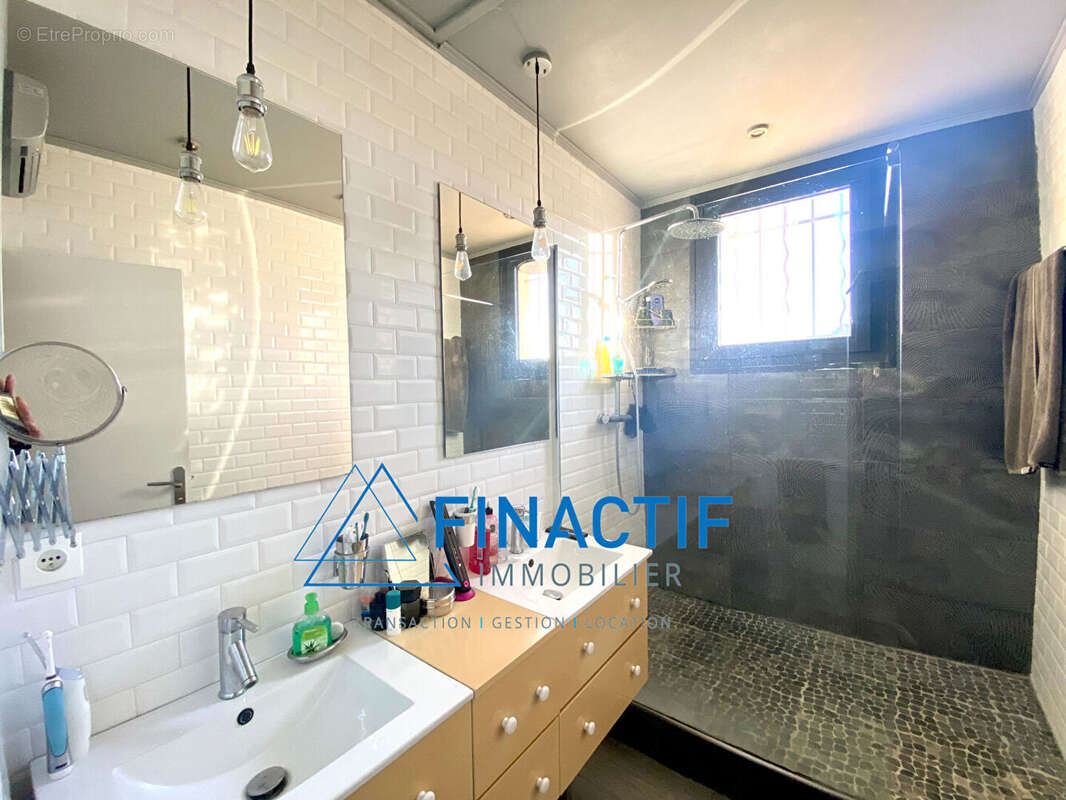 Appartement à EGUILLES