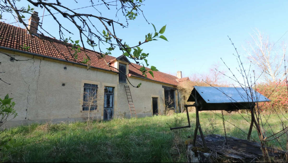 Maison à LA GUERCHE-SUR-L'AUBOIS