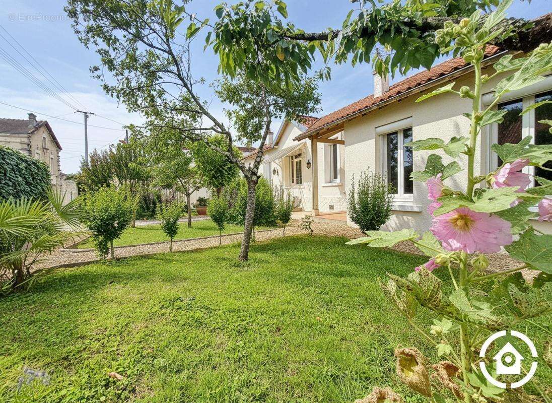 Maison semi plain-pied à RENOVER - 3 chambres - Jardins clos - - photo 3