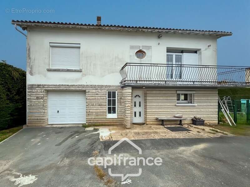 Maison de 124m² habitables à rafraichir - 5 pièces - 4 chambres - jardin, Terrain de 775 m²  - FONTCOUVERTE (17) - photo 11