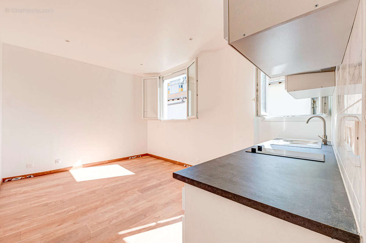 Appartement à PARIS-19E