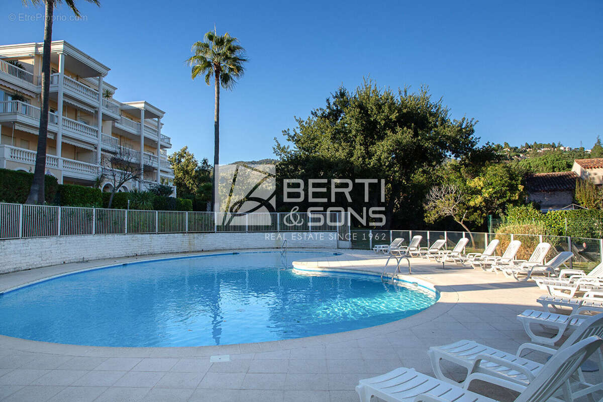Vue golf et esterel - appartement 3 pieces - photo 13