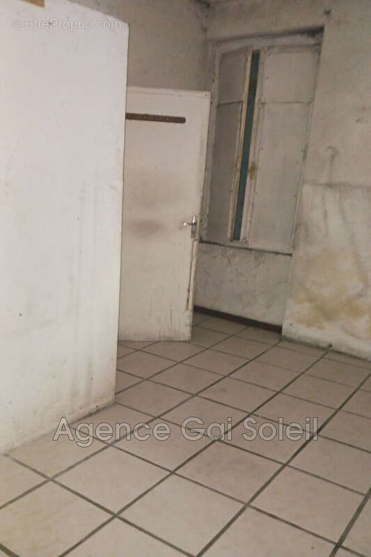 Maison à NISSAN-LEZ-ENSERUNE