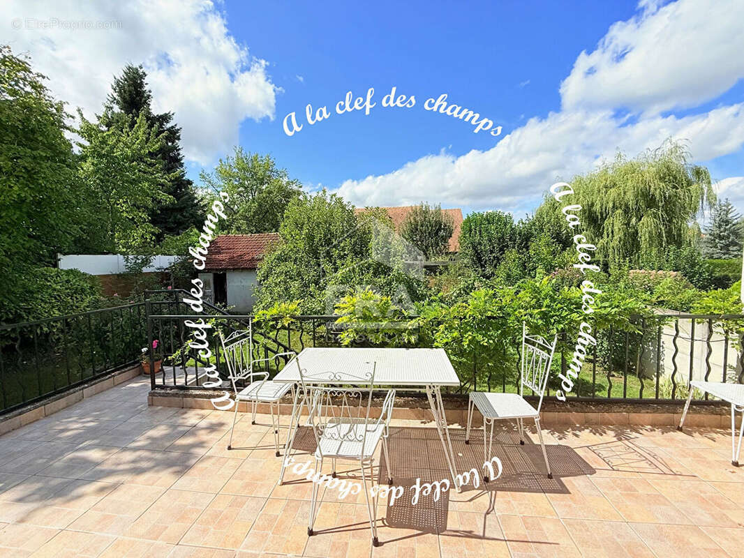 Maison à SAINT-REMY-LES-CHEVREUSE