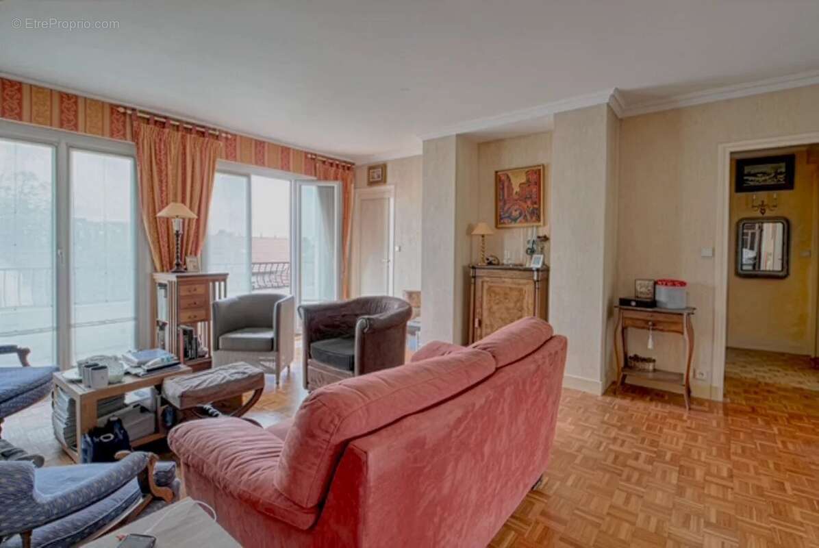 Appartement à SAINT-MAUR-DES-FOSSES