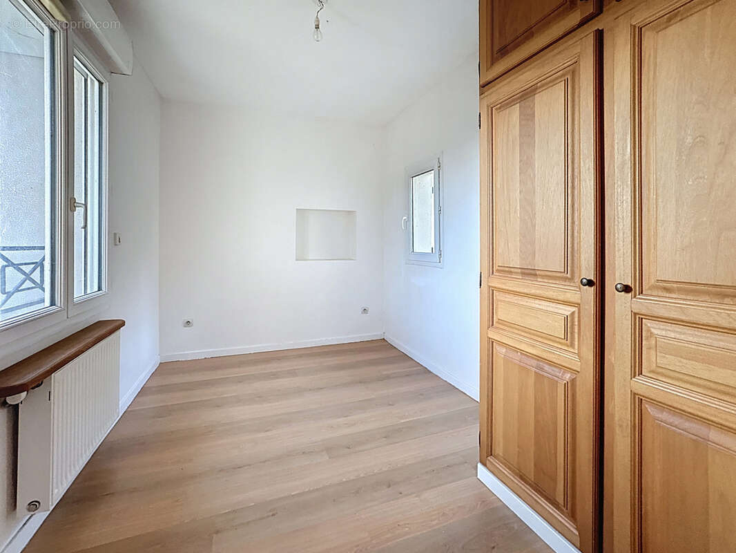 Appartement à SAINT-GENIS-LAVAL