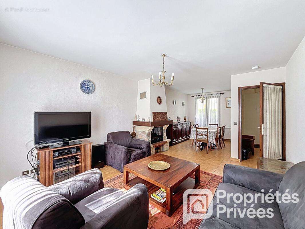 Maison familiale avec jardin - Quartier des Roissys - photo 3