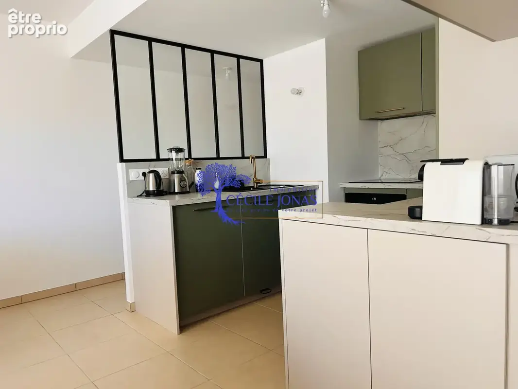 EXCLUSIVITÉ :Appartement récemment moderne T3 avec terrasse et parking double - photo 7