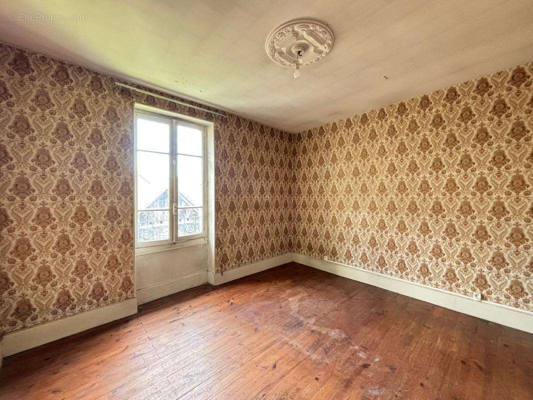 Appartement à ENTRE-DEUX-GUIERS