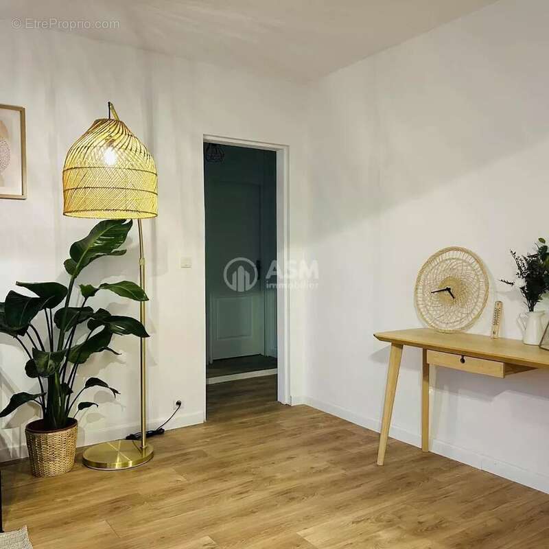 Appartement à LA GARENNE-COLOMBES