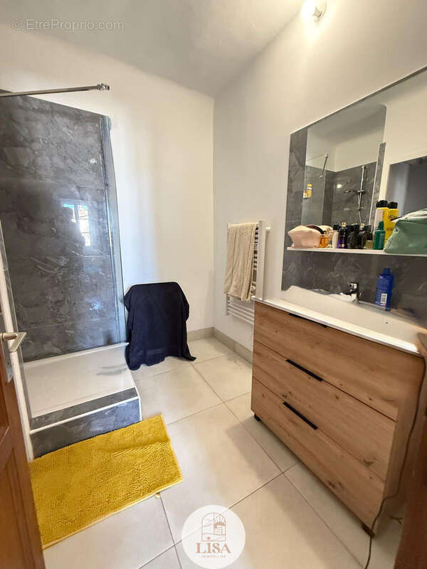 Appartement à MARSEILLE-6E